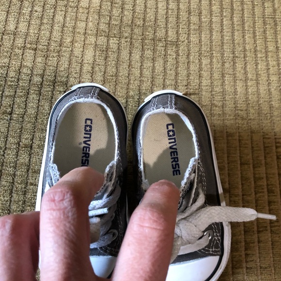 Converse all star toddler gray shoes Sz 4 - Picture 2 of 5